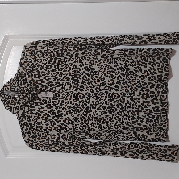 Sweaters - 🎁 4/$20 NWT-Loft Turtle neck Leopard print top